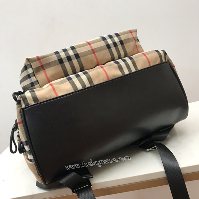 Burberry專門店新款尼龍雙肩包 巴寶莉Vintage復古格紋男女雙肩背包 yxb1408
